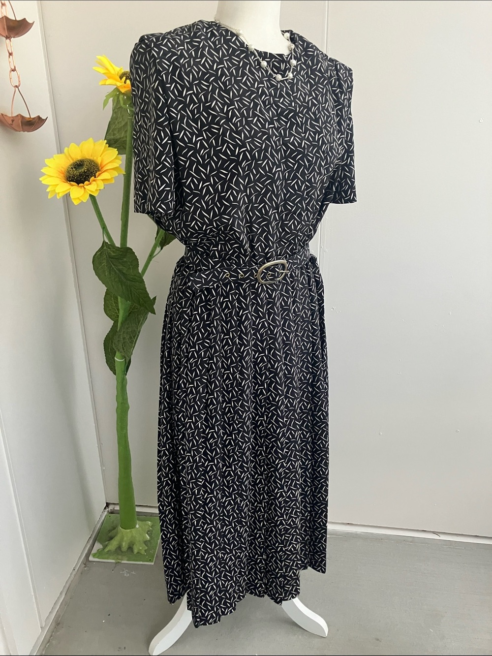 Vintage 80s 90s Leslie Fay Black Print Belted Short Sleeve Secretary Midi Dress